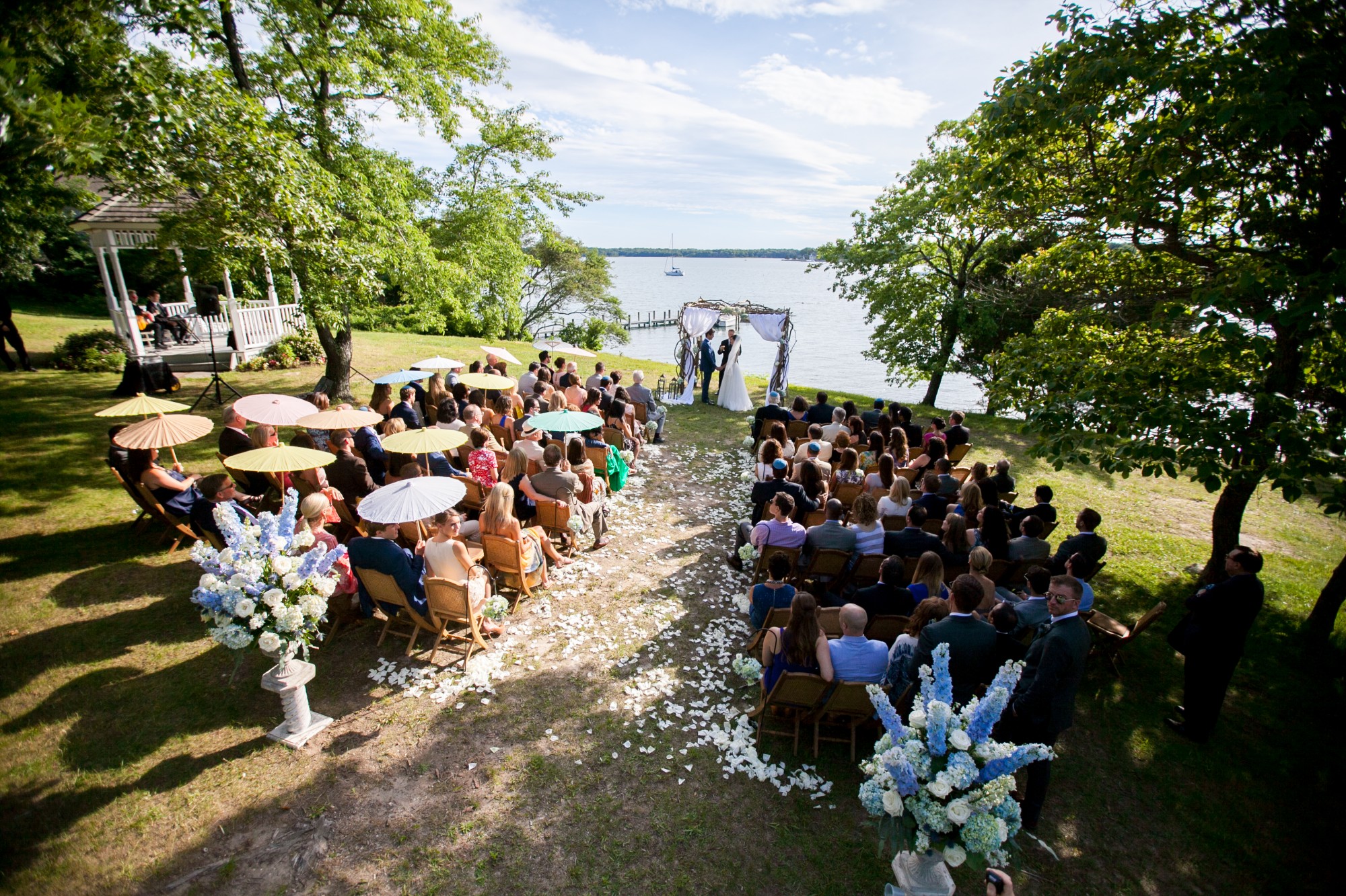 Chic Shelter Island Wedding At The Ram S Head Inn In Any Event Ny